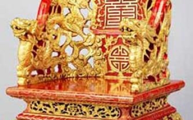 Sự sang trọng của những bộ bàn ghế thời vua chúa và các mẫu ghế của vua được yêu thích.
