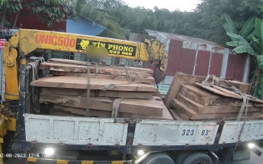Sự khác nhau giữa sản xuất nội thất gỗ tự nhiên và nội thất gỗ công nghiệp (1)