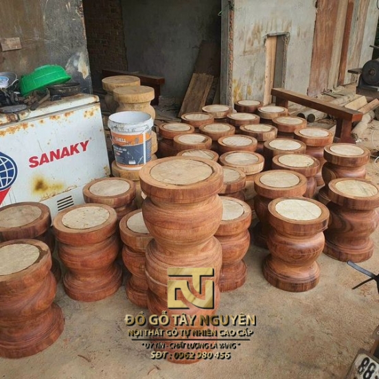  Đôn nguyên khối gỗ Lim 