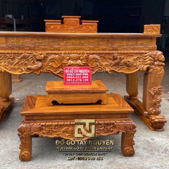 Bàn thờ gia tiên 01